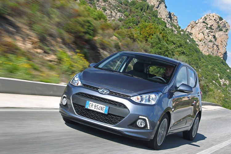 Auf kurvigen oder hügeligen Strecken ist jedoch häufigeres Schalten nötig. (Foto: Hyundai)