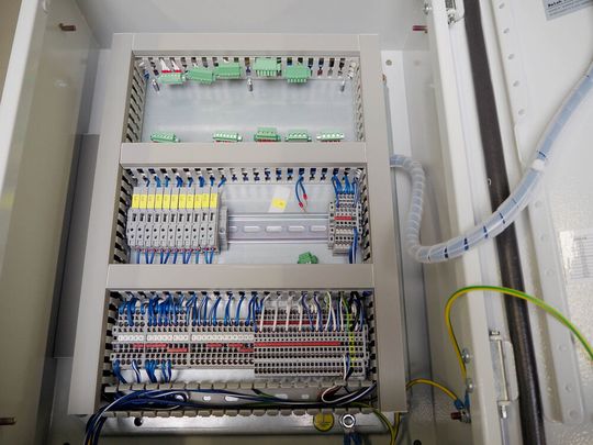 Blick in das Innere einer CityTree-Steuereinheit.(Bild:  KD Elektroniksysteme)