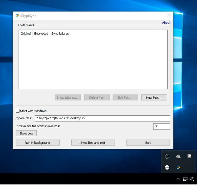 Nach der Installation lässt sich die grafische Oberfläche von CryptSync nutzen. Hier werden alle Aufgaben vorgenommen, die zur Synchronisierung notwendig sind. Durch die Auswahl von „Run in backgroud“, minimiert sich CryptSync in den Traybereich der Taskleiste, auf der rechten Seite. Durch Aktivierung von „Start with Windows“ startet CryptSync automatisch. (Thomas Joos)