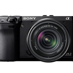Die NEX-7 ist das neue Topmodell der spiegellosen Systemkameras bei Sony.