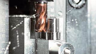 Durch die vorgefrästen Nuten, konnte das Spanvolumen für den Schaftfräser reduziert und die Standzeit des Werkzeugs gesteigert werden. (Bild: Horn/Sauermann)