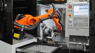 Das neue, flexible Roboter-Beladesystem Smart Automation von AMF automatisiert das Werkstückhandling an Drehmaschinen und Bearbeitungszentren. (Bild: AMF)