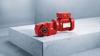 In der Ausführung als Aufsteckgetriebe mit Hohlwelle lassen sich die Spiroplangetriebe platzsparend an die Arbeitsmaschine anbauen.  (Bild: SEW-Eurodrive)