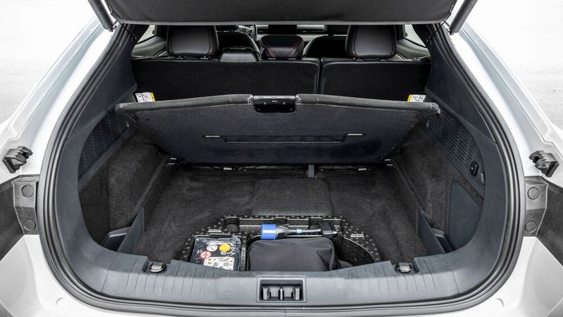 Für das Gepäck hält der Kofferraum ein Stauvolumen von 402 bis 1.420 Litern bereit. (Bild: Ampnet)