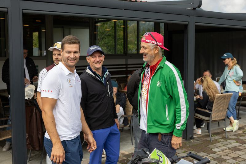 Letztes Abstimmungsgespräch zwischen (v. l.) Hansi Lochner, Michi Hitzelberger und Bernhard Fleischmann (Bild: Hans Breitenfellner)