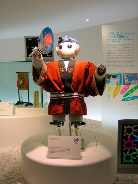 Toyota hat mit den Toyota Partner Robots verschiedene, überwiegend humanoide Robotern entwickelt. (wire-operatuion system / andrésmh / CC BY-SA 2.0)