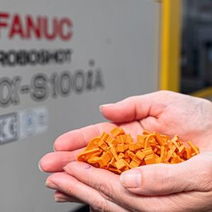 Die Auswerfer für die Relais-Module wiegen unter einem Gramm.(Bild:  Phoenix Contact)