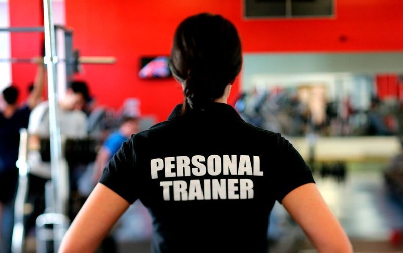 41. Sport, Fitness, Beauty: Über nicht wesentlich bessere Bedingungen als den Arbeitnehmer*innen aus der Handwerksindustrie verfügen Mitarbeiter im Sport-, Fitness- und Beautybereich. Die Statistik zeigt, dass nur 1,6 Prozent Unternehmen diese drei Benefits (flexible Arbeitszeiten, Homeoffice und Kinderbetreuung) aufweisen.  (gemeinfrei)