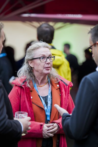 Gabriele Jahns, Ubega, tauscht sich zu Unternehmensstrategien aus. (Acmeo)