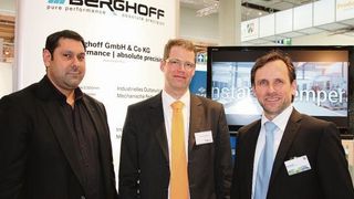Die Vertreter des neuen Cleantech-Verbandes (v.l.): Falk S. Al-Omary (Präsident), Andreas Hackethal (Sektion Schweiz) und Oliver Bludau (Sektion Deutschland). (Bild: Kroh)