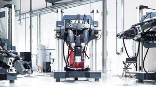 Im Bearbeitungskopf des XMini von Exechon sorgen Zykloidgetriebe von Nabtesco für die notwendige Präzision und Steifigkeit des Werkzeugmaschinenroboters. (Exechon)