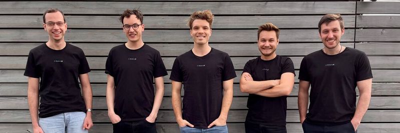 Das Team von We Sort AI. Von links: Christian Schärf, Johannes Laier, Martin Körner, Nathanael Laier, Tobias Scheuer.(Bild:  We Sort AI GmbH)