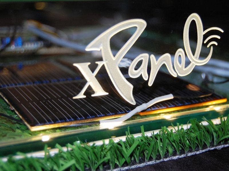 Elektronische Gehwegplatten mit diversen Erweiterungsmöglichkeiten in Bezug auf Licht und Schaltung. (Bild: David Franz)