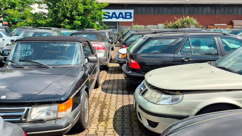 Kundenfahrzeuge: Stets gut gefüllt ist die Werkstatt des Saab-Service-Zentrums-Ratzmann in Frankfurt am Main. (Bild: Frank Thomas Dietz)