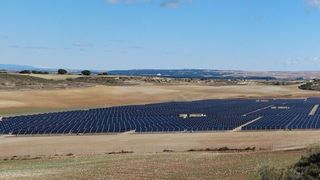 Der Solarpark Zuera II erstreckt sich über eine Fläche von mehr als 30 Hektar. (Bild: Phoenix Contact)