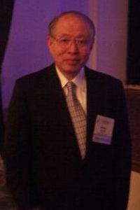 
  
  
    Jahr:
     
    2001
  
  
    Person:
     
    Ryoji Noyori 
(*1938)
  
  
    Nationalität:
     
     Japan
  
  
    Begründung:
     
     „für ihre Arbeiten über chiral katalysierende Hydrierungsreaktionen.“
  

 (Archiv: Vogel Business Media)