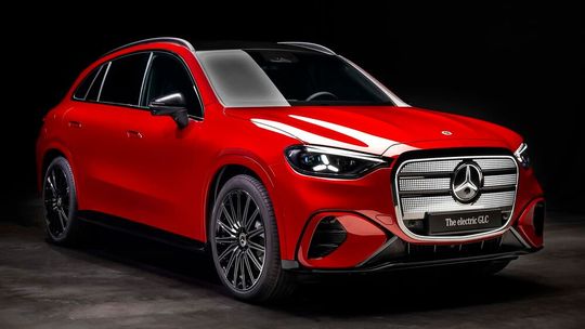 Nun geht es erst richtig los, mit dem vollelektrischen SUV GLC von Mercedes-Benz. Darauf hätten schon viele Kunden gewartet, heißt es. Nun pusht man die Produktion im Werk Bremen kräftig, damit der erwarteten hohen Nachfrage Genüge getan werden kann ...(Bild:  Mercedes-Benz)