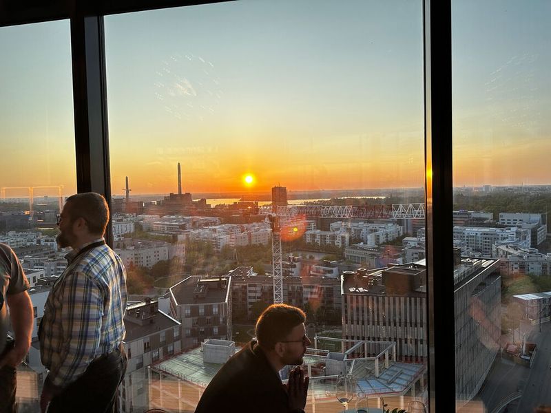 Die Sonne macht ca. 23.30h Feierabend. (Bild: Vogel IT-Medien )
