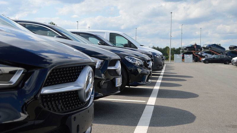 Bei dem Ende 2019 eröffneten Standort handelt es sich um ein zentrales Logistikzentrum, in dem Beresa alle 19.000 Fahrzeuge empfängt und verkaufsfertig macht, die das Unternehmen aufs Jahr gesehen vermarktet. (Achter/»kfz-betrieb«)