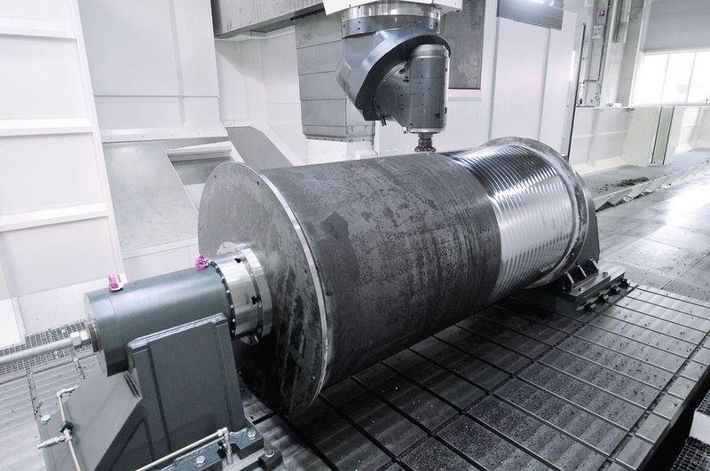 Ein adaptierbarer Teilapparat erlaubt die Bearbeitung von Werkstücken bis zu einem Durchmesser von 3000 mm und einer Länge von 17 000 mm. (Bild: DMG Mori)