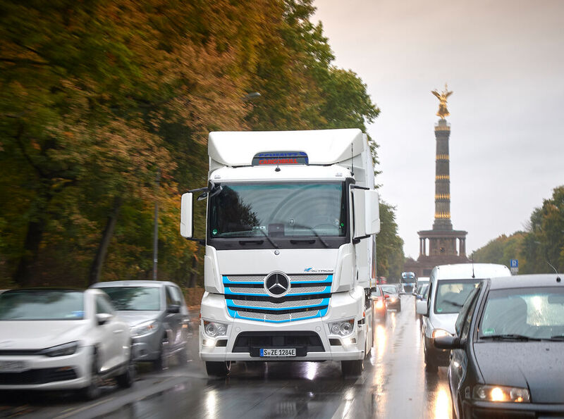 Frachtverkehr in der Stadt ist eine weltweite Herausforderung - wie hier in Berlin. In China sind nun die ersten autonomen Trucks in Städten unterwegs. 