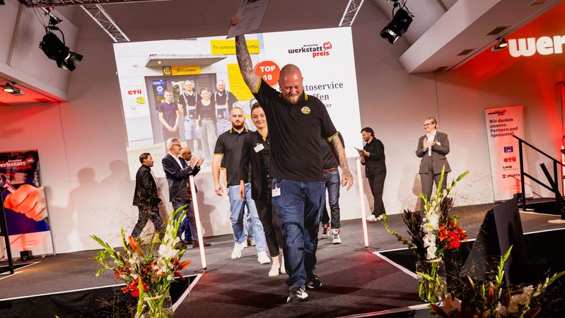 Niko Steffen, Inhaber vom 1a Autoservice Steffen, belegte im vergangenen Jahr mit seinem Team einen Platz unter den zehn besten Werkstätten.(Bild:  Stefan Bausewein)