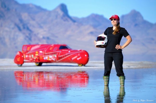 Eva Håkansson – mit fast 435 km/h die schnellste Motorradfahrerin der Welt. (Bild: KillaCycle Racing)