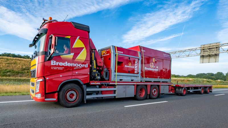 Die eigene Bredenoord LKW-Flotte ermöglicht eine autarke Anlieferung und Abholung (Bild: ©Bredenoord GmbH )