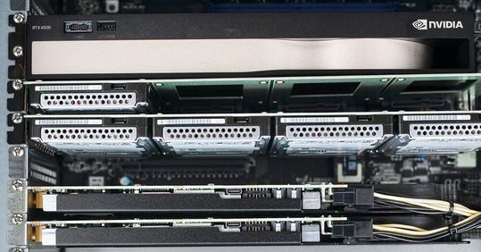 Rechenpower für Satellitensignale: Die RTX A4500 übernimmt GPU-beschleunigte Kanalisierung, Demodulation und Interferenzerkennung bei der Überwachung von GPS- und Galileo-Signalen.(Bild:  Teledyne SP Devices)