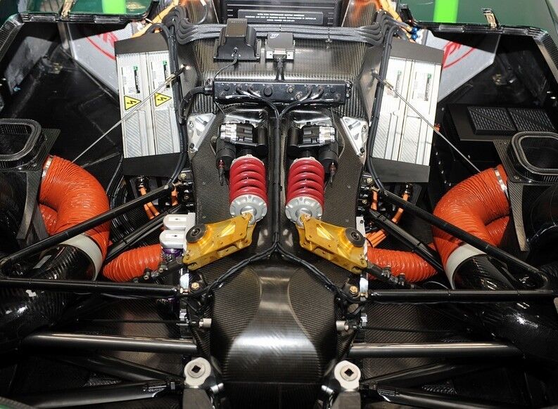 Blick unter die Haube des Lola-Drayson B12/69V (Bild: Drayson Racing Technologies)