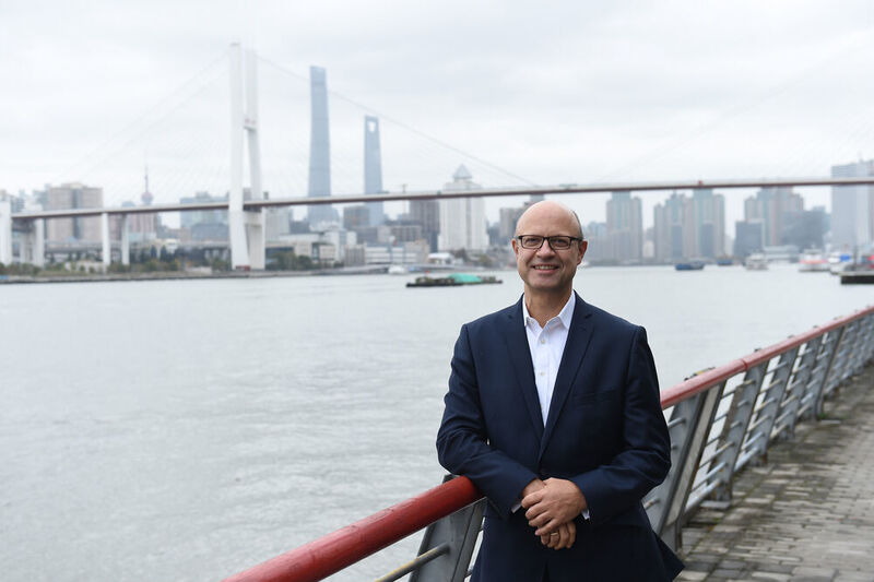 Dr. Frank Stieler, CEO der Krauss Maffei Group, in Shanghai: 
