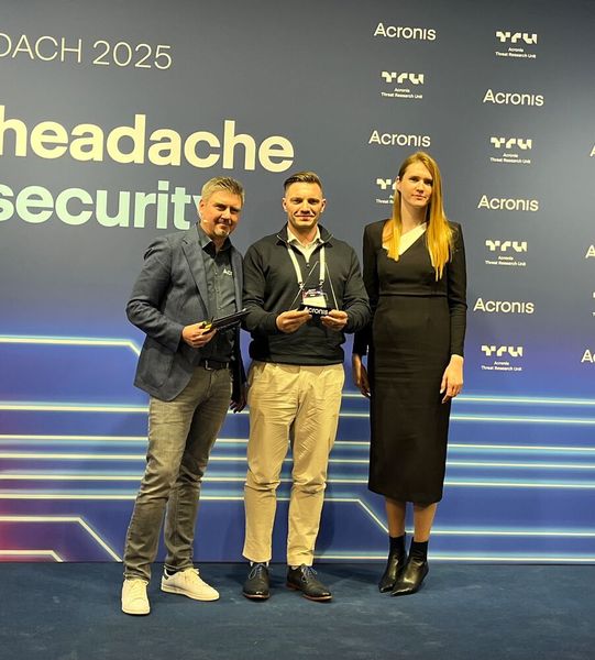 Stefan Mende von Ajani ist stolz auf den Service Excellence Award 2025. (Bild: Vogel IT-Medien GmbH)