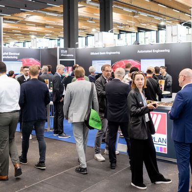 Die All About Automation mit ihrer Österreich-Premiere in Wels: Reger Austausch zwischen Ausstellern und Besuchern. (Bild: Easyfairs)