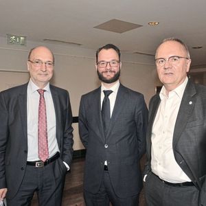 Partner der Betriebe: (v.li.) Hermann Frohnhaus (Sprecher der BDK-Geschäftsführung), Matthias Mies (Pressesprecher BDK) und Ulrich Köster (ZDK-Geschäftsführer). (Bild:  Zietz / »kfz-betrieb)