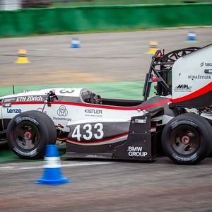 Automes Fahren bei der Formula Student Germany 2017(Bild:  FSG/Elena Schulz)