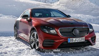 Die E-Klasse ist das Kernmodell von Mercedes-Benz – das neue Coupé durften wir bei einer ausgiebigen Mitfahrt auf der anspruchsvollen Timmelsjoch-Nordrampe erleben. (Daimler)