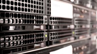 Neben den traditionellen SQL-Datenbanken und Data Warehouse werden mit Hadoop- und NoSQL-Datenbanken neue Ansätze der Datenhaltung in verteilten Computerclustern verfolgt, die deren Limitierungen hinsichtlich Skalierbarkeit, aber auch Kosten aufheben. (Bild: Pixabay)