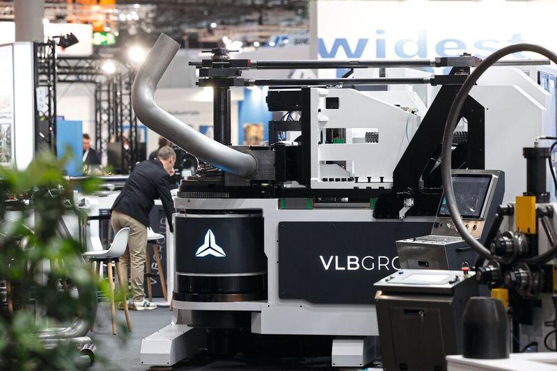 Impressions of the Tube (Image:Impressions of Tube & Wire 2024.)