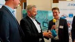 Vertreter des Volkswagen-Konzerns sowie verschiedener Industrieunternehmen informierten sich über künftige digitale Lösungen in der Automobillogistik. (Volkswagen-Konzernlogistik)