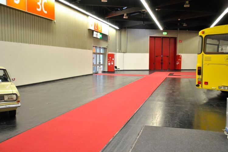 Viel Luft gab es in Nürnberg in den beiden alten Messehallen. (Dominsky)