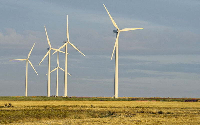 Keine Bauwerke für die Ewigkeit: Windkraftanlagen halten etwa 20 bis 25 Jahre, dann müssen sie
demontiert und ersetzt werden. (Bild: Olivier Tétard / Creative Commons  http://commons.wikimedia.org)