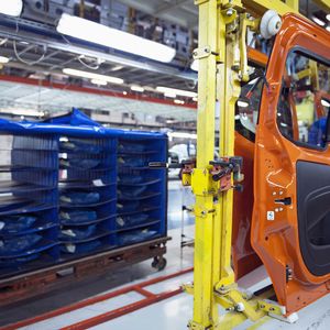 Sicherheitsbremsen haben die Aufgabe, bewegte Massen oder Lasten aus der Bewegung abzubremsen beziehungsweise im Stillstand sicher zu halten. Typische Einsatzbereiche finden sich bei Aufzügen, Hängebahnen und Windkraftanlagen ebenso wie in der Robotik oder im Maschinenbau.