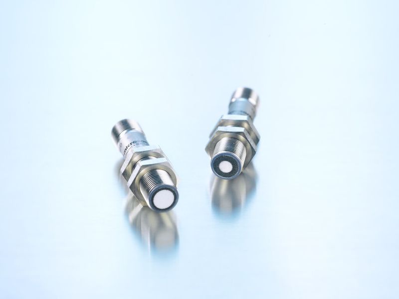 Der Nano von Microsonic der ku¨rzeste M12-Ultraschallsensor am Markt. (Bild: Microsonic)