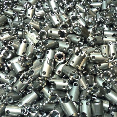 Die Losgrößen variieren in Hofheim zwischen fünf und 1.000 Stück. Das UTTec-System wird nur einmalig eingelernt und die Grenzen sind bereits beim zweiten Bauteil gesetzt. Vergleichbare Systeme benötigen dafür meist mehr Bauteile. (Bild: UTTec)