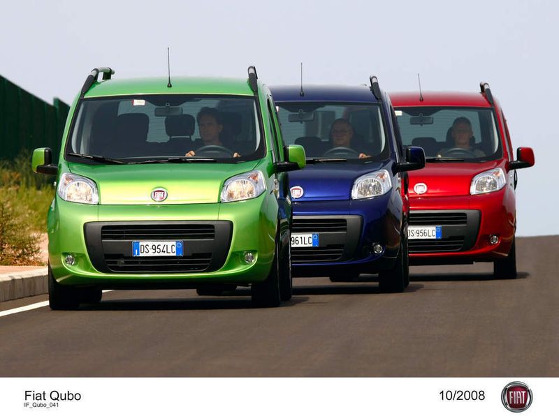 In insgesamt 10 Karosseriefarben ist der Qubo erhältlich, darunter in den Metalliclackierungen Disco-grün, Bolero-rot und Jazz-blau. (Archiv: Vogel Business Media)