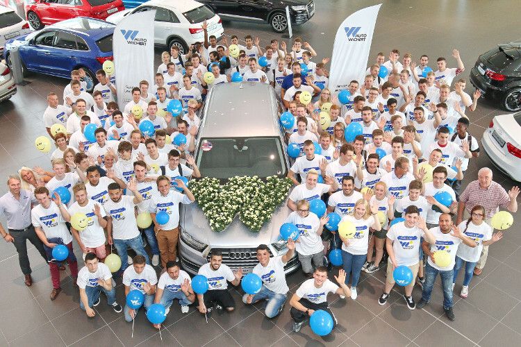 69 Auszubildende starten in diesem Jahr bei Auto Wichert ins Berufsleben. (Foto: Wichert)