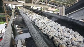 Wägezellen können verwendet werden, um ein sehr breites Spektrum an Materialgewichten auf Förderbändern zu messen. (Bild: Vega Grieshaber KG)