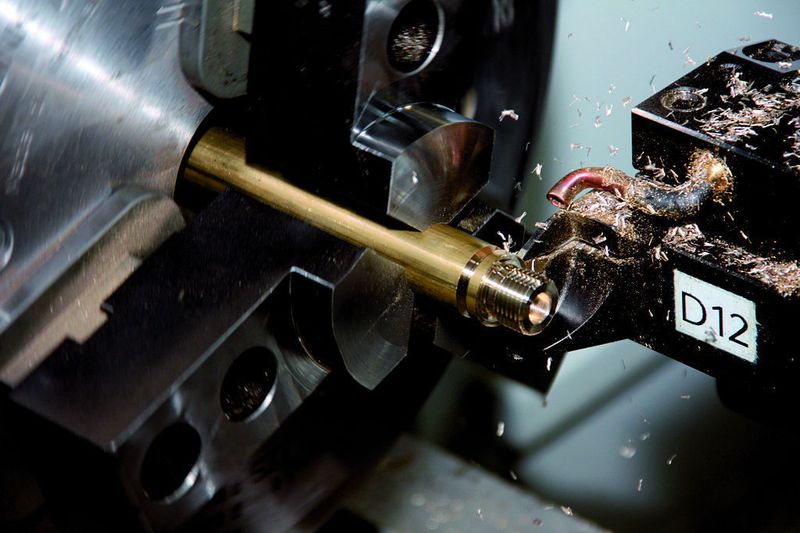 Beim Drehen kleiner Teile wird von Stangen mit 15 bis 50 mm Durchmesser gearbeitet. (Archiv: Vogel Business Media)