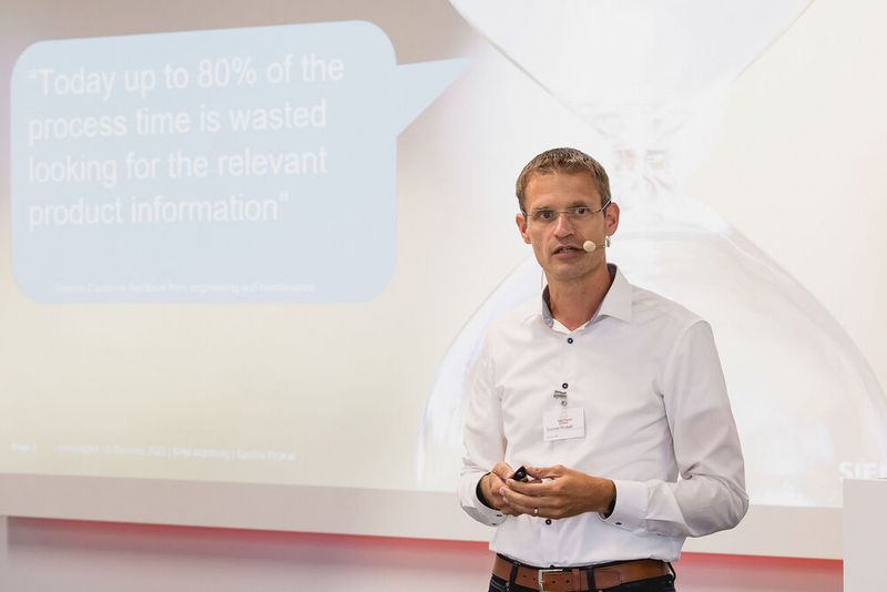 Welche Bedeutung die Digital Data Chain und die Asset Administration Shell für den EU Digital Product Passwort hat, erklärt Siemens-Spezialist Sascha Prizkall (Bild: Stefan Bausewein)