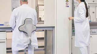 Abb. 1: Mangelware Platz – Der neue Sicherheitschrank ist inspiriert von den Vorteilen eines Apothekerschrankes. (Asecos)
